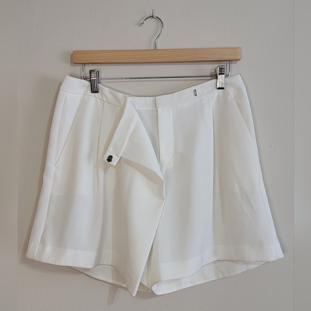 Vince White Women’s Tailored Skort
